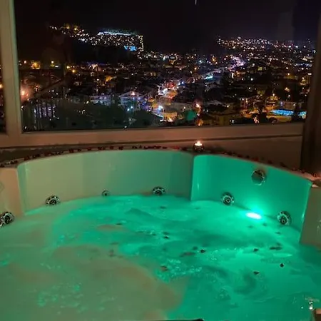 Apartament Luna House - Manzara, Jakuzi, 4 Yatak Odasi Fethiye