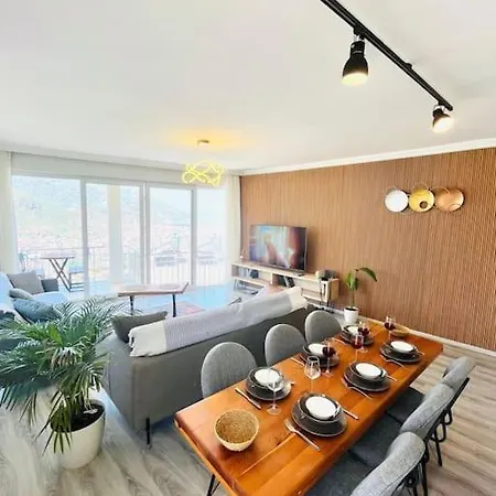 Apartament Luna House - Manzara, Jakuzi, 4 Yatak Odasi *