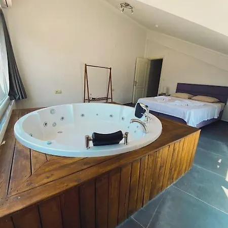 Luna House - Manzara, Jakuzi, 4 Yatak Odasi Apartament Fethiye